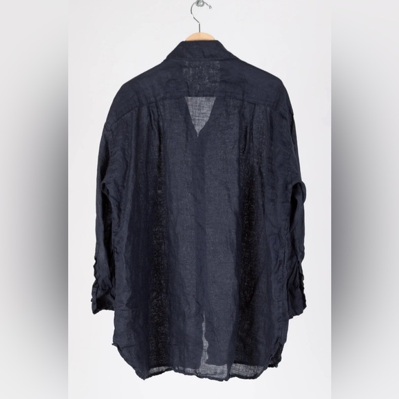 CP Shades | Jane Linen Oversized Button Down - Picture 4 of 8